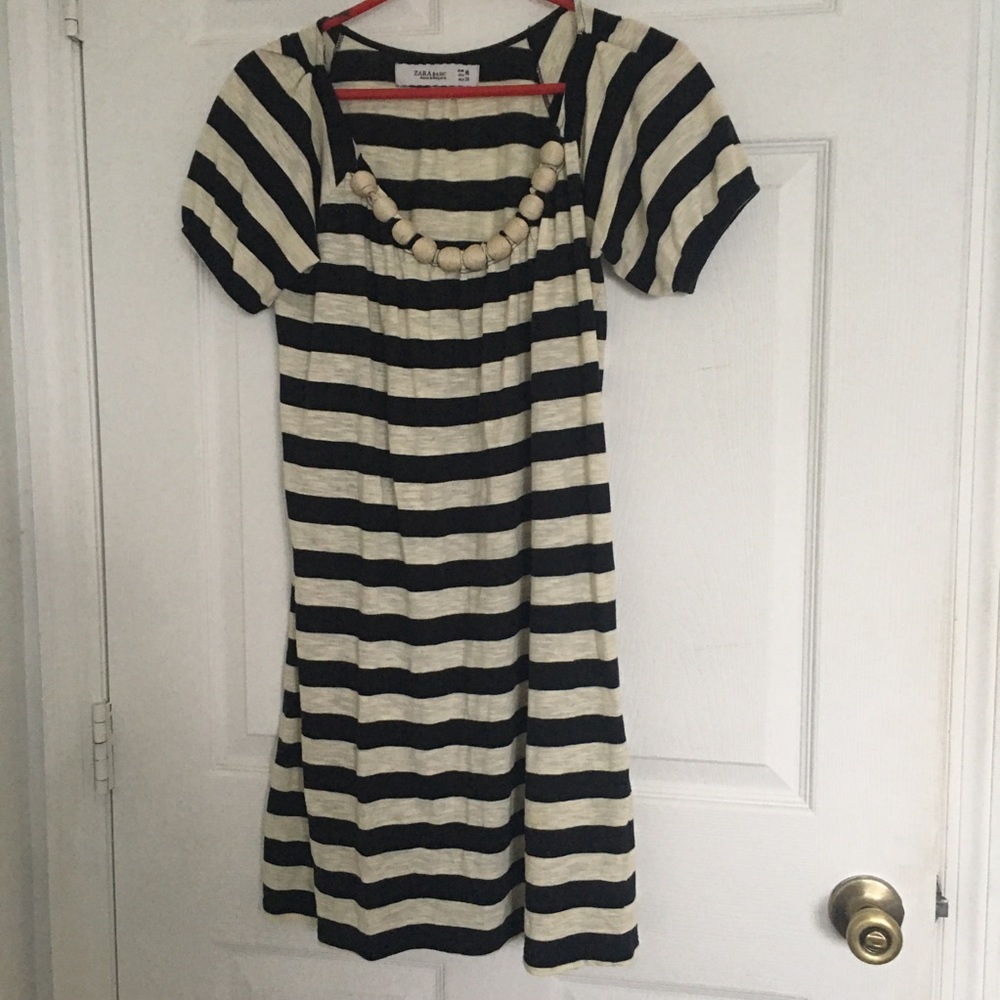 NWOT Beautiful Zara dress Size M